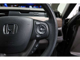 Hondaセンシングの機能のひとつ、アダプティブクルーズコントロール付!アクセルから足を離しても設定したスピードと前車との車間を保ち走行してくれます!車線維持もアシスト☆高速道路で疲労軽減ですね☆