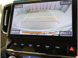 バックガイドモニターで、後方を確認しながら安心して駐車することができます。運転初心者も熟練者も必須の機能ですよ!