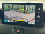 【バックカメラ】駐車時に後方がリアルタイム映像で確認できます。大型商業施設や立体駐車場での駐車時や、夜間のバック時に大活躍!運転スキルに関わらず、今や必須となった装備のひとつです!
