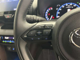 運転中、オーディオの操作をしてて、ハッとしたことはありませんか?ステアリングスイッチは、運転中でもハンドルでオーディオの操作が可能です。安全なドライブをサポートします。