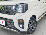 【LEDヘッドライト】悪天候や夜間走行時も良好な視界を確保し安心して運転できる高輝度LEDヘッドライトを装備!点灯速度が早く、消費電力も抑えられています。