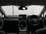 見通しのよいすっきりとした視界で、誰でも運転しやすいです。運転のしやすさは疲れにくさにも繋がりますよ♪