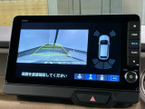 リバースギアに入れるだけで後方の表示へ切り替わります。夜間や雨の日の駐車も楽になりますよ。