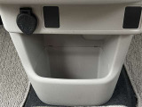 アクセサリーソケット、センターロアボックス
