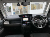 【運転席・インパネまわり】ハンドル・シート・フロアーなど隅々までプロによるクリーニング済み☆彡キレイな車内でドライブが一層快適にお楽しみいただけます!!