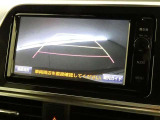 バックガイドモニターで、後方を確認しながら安心して駐車することができます。運転初心者も熟練者も必須の機能ですよ!