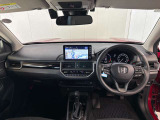 見通しの良い運転席回りとなっておりますので安心して運転をして頂けます!窓が大きいので明るく開放的な室内です