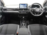 ◆視界広々で非常に運転しやすくロングドライブでも疲れを感じさせないすっきりとまとまったインパネ周りです。
