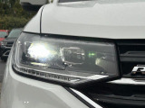 明るく省電力なLEDヘッドライトを採用し、夜間走行の安心感を高めます。フロントマスクをシャープな印象に。