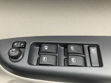 全席パワーウインドです。ドアミラーの格納調整も行えます!