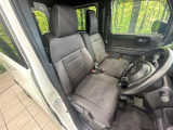 運転席シート廻りは使用感も少なく、良好な状態となっています。丁寧に使われていたことがよくわかりますね。
