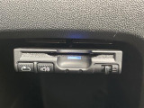【ETC】有料道路を利用する際に料金所で停止することなく通過できる、ETC車載器(ノンストップ自動料金収受システム機器)が装備されています。セットアップを行うことで利用可能になります。