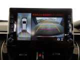 バックモニター付きで慣れない駐車場や車庫入れをサポートします。