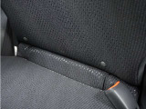 ◆ISOFIX◆シートベルトいらずでチャイルドシートと固定金具を連結するだけでガッチリ固定できます。