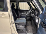 運転席も広々でゆったりとした気分で運転できます♪
