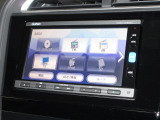 ナビゲーションは純正メモリーナビ(VXM-174VFi)を装着しております。AM、FM、CD、DVD再生、Bluetooth、フルセグTVがご使用いただけます。初めて訪れた場所でも安心ですね!