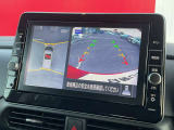 上から丸見えアラウンドビュー!車を真上から見下ろした様な映像を映し出すアラウンドビューモニター。これで車庫入れもラクラク。