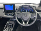 運転席まわりです。 各操作スイッチは使いやすい位置に配置されてます。