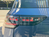 ダイナミックターンインジケーター付き3DのLEDテールランプ。ウィンカーの光が流れるように点滅、後続車からの視認性が高まり、万一の追突の危険性を軽減します。