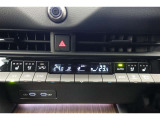 ★運転席と助手席でそれぞれお好みに合わせて温度設定が行えるフルオートエアコンです。外気温や室温、日射量を感知し、吹き出し温度、風量を緻密に制御します