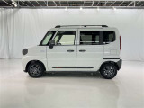 両側パワースライドドア付きだから、狭い駐車スペースなどでの 乗り降りラクラク!小さなお子さまのいるご家庭には嬉しい装備。