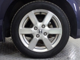 アルミホイールは安心のホンダ純正!車のデザインにもマッチしています。