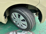 タイヤサイズは155/65R14です。