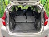 普段のお買い物や通勤、送迎等に十分な荷室スペースを確保しております。セカンドシートを倒すと、大きな荷物の積載も可能です♪