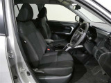 気になる汚れは「まるまるクリン」で解消! 当社の中古車はシートを外して隅々までキレイにクリーニングしてあります。