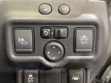 【車線逸脱防止支援システム(インテリジェントLI/LDP)】車線からはみ出しそうになると、車線内を走行するようにステアリング操作をサポートします!機能には限界があるためご注意ください。