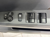 【電動格納ミラー】サイドミラーは電動格納式となっており、狭い駐車場でもキズがつくリスクを抑えられます。