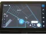 ディスプレイオーディオ(コネクティッドナビ対応)PLUS搭載。T-Connectご契約で2028年4月まで無償で利用できるナビ(期限到来後は有償)と、解約後も利用できる車載ナビが搭載されています。