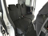 ゆとりある広々とした車内空間は、ドライブを始め買い物やレジャーなど、幅広く活躍します。一人でもみんなとでもお出かけを楽しみましょう!