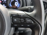 アダプティブクルーズコントロール機能付きです。走行中に先行車の様子を検知しながら、設定した車速の範囲内で先行車との距離のキープを支援します。詳細は販売店スタッフまでおたずねください。