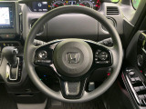 【ステアリングスイッチ】運転中、前方から目線をそらすことなく、オーディオ等の操作が可能な便利機能!安心&快適なドライブを演出してくれます♪