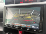 便利な【バックモニター】で安全確認もできます。駐車が苦手な方にもオススメな便利機能です。