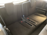 1列目から3列目まで広々大空間です。3列目シートは荷物が多い時や不要な時はアレンジして荷室として使用することが可能で便利に使えます。