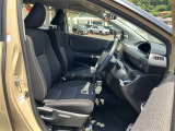 運転席・助手席です