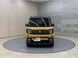 お車購入のポイントとなるフロントマスクです!かわいらしい目つきが印象的なデザインのヘッドランプです。