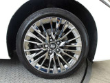 純正18インチアルミ!タイヤサイズは225/45R18です