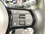 【アダプティブクルーズコントロール】高速道路での長距離走行が楽に!!自動で速度を保つクルーズコントロールが、衝突軽減システムと連携し、前方の車両を感知して車間を保つように速度調節してくれます!!