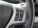 【クルーズコントロール】ステアリングの右側には高速道路で威力を発揮するオートクルーズの操作スイッチががついています。手元で操作ができるので、安全に運転できます!