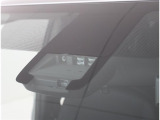 サポカーは、高齢運転者を含めたすべてのドライバーによる交通事故の発生防止・被害軽減対策の一環として、国が推奨する新しい自動車安全コンセプトです。詳しくは販売店スタッフまでおたずねください。