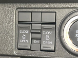 【両側パワースライドドア】スマートキーや運転席のスイッチで後席両側スライドドアの開閉が可能♪電動だから力を入れてドアを開ける必要が無く、小さなお子様でも簡単に開け閉めでき快適です♪