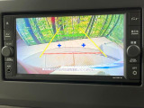 【バックカメラ】駐車時に後方がリアルタイム映像で確認できます。大型商業施設や立体駐車場での駐車時や、夜間のバック時に大活躍!運転スキルに関わらず、今や必須となった装備のひとつです!