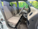 ドライバーによって運転しやすいポジションは異なり、あの車はどうなのか不安なこともありますよね。気になるお車は店頭で乗り込んでご確認いただけます♪