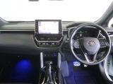 スイッチ類やメーター類を見やすく配置した、直感的で扱いやすいインパネ。初めて運転される方でも、迷わず操作出来る安心設計です。