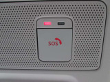 万が一のときのSOSコール。事故や急病時等にボタンひとつで専門のオペレーターに接続。警察や消防への連携をサポートします。別途お申し込みが必要です