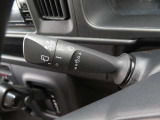 ワイパー操作も手元で簡単。運転に集中できるレイアウトです。