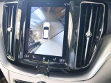 更に360&deg;ビュー表示も可能です 車を上から見下ろしたように車外を確認できるため、一切の死角がない状態で駐車が可能です